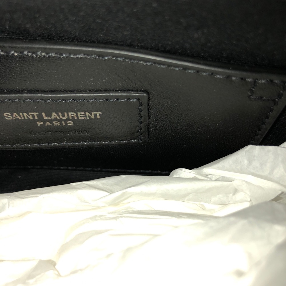 ❌ SOLD ❌ Saint Laurent Medium Envelope - Picture 2 of 8